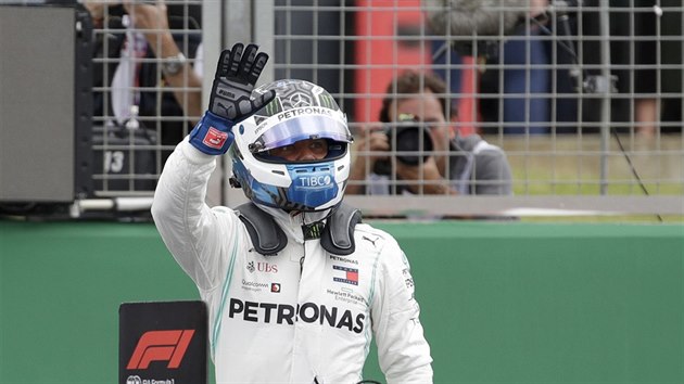 Valtteri Bottas z Mercedesu bhem kvalifikace na Velkou cenu Britnie.