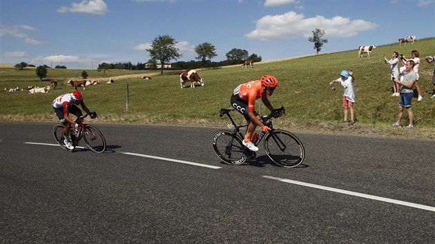 Belgian Thomas de Gendt (Lotto Soudal) vlevo a Ital Alessandro De Marchi (CCC) bhem niku v osm etap Tour de France.