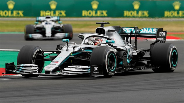 Lewis Hamilton z Mercedesu bhem Velk ceny Britnie.