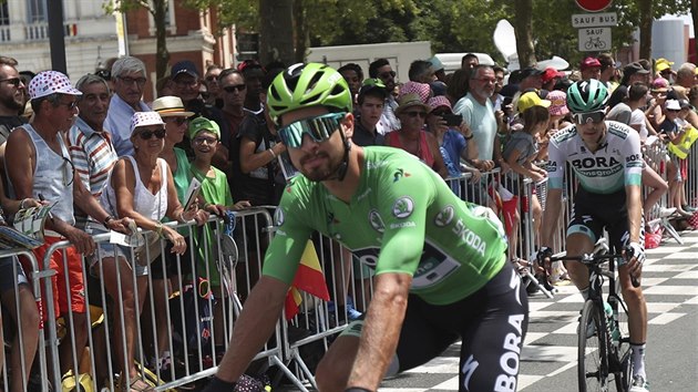 Slovk Peter Sagan pijd v zelenm trikotu pro ldra bodovac soute na start jedenct etapy Tour de France.