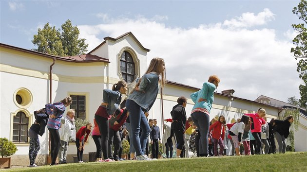 Světoznámí tanečníci, akrobaté i hudebníci ovládnou od pátku do neděle areál žďárského zámku v rámci mezinárodního festivalu KoresponDance.