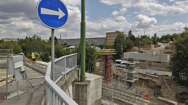 Východní část mostní rampy, propojující Hrotovickou ulici se Sportovní, byla ve špatném stavu už před deseti lety. Zprovozněna byla přitom teprve v roce 1995, zchátrala tedy extrémně rychle.