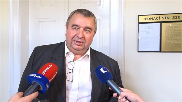 Bval tajemnk SPD Jaroslav Stank u Mstskho soudu v Praze (10. 7. 2019)