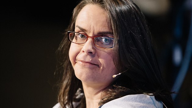 �esk� handicapovan� reprezentantka v tenisu La�ka Po��zkov� v po�adu Rozst�el (15. �ervence 2019)