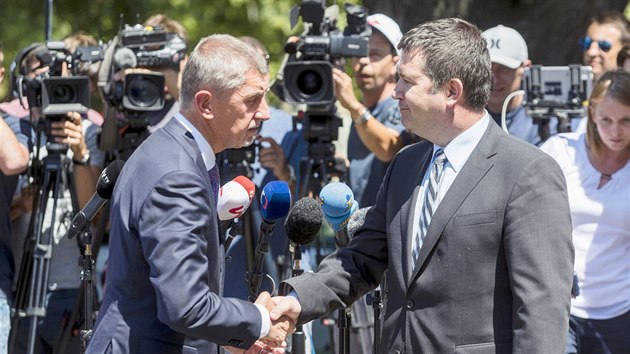 Premir Andrej Babi a pedseda SSD Jan Hamek dorazili do Ln na setkn s prezidentem Miloem Zemanem. (8. ervence 2019)