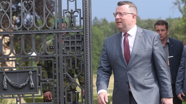 Ministr kultury Antonín Staněk odchází. Z jednání s prezidentem Milošem Zemanem i z vlády.