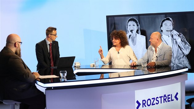 Michal David, Jitka Zelenková a  novinář Václav Hnátek v Rozstřelu o Karlu Gottovi (11. 7. 2019)