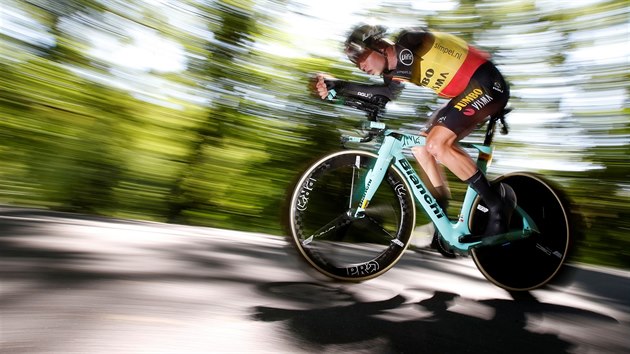 Wout van Aert na trati individuln asovky v Pau.