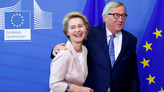 Nmeck ministryn obrany a kandidtka na pedsedkyni Evropsk komise Ursula von der Leyenov s koncm fem tto instituce Jeanem-Claudem Junckerem (4. ervence 2019)