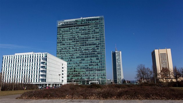 Kolem Motokovu (druhá budova zprava) postupně vyrostly další výškové budovy.