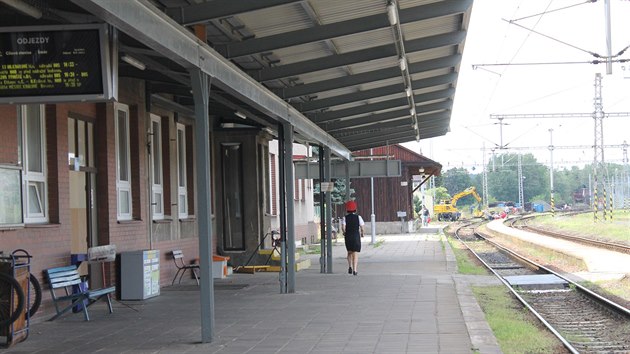 Stt plnuje opravu zanedbanho vlakovho ndra v Chlumci nad Cidlinou (18. 7. 2019).