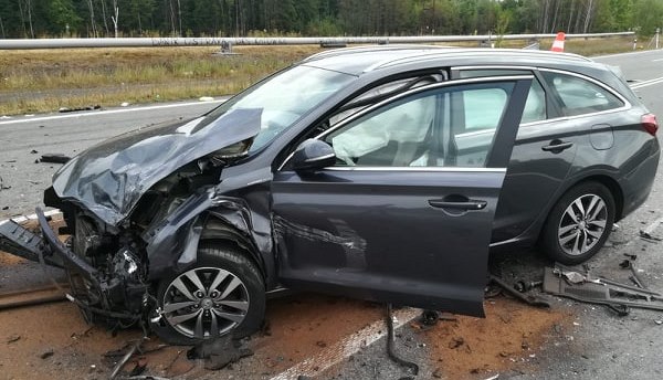 Při nehodě čtyř aut v Orlové jedna žena zemřela, pět lidí je zraněných -  iDNES.cz