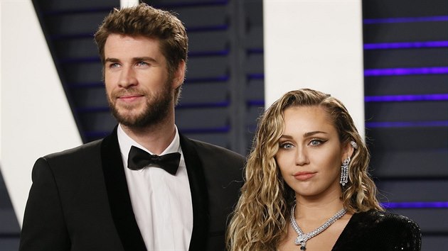Liam Hemsworth a Miley Cyrusová na Vanity Fair Oscar Party (Los Angeles, 24. února 2019)
