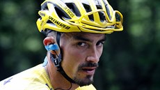 Francouzský cyklista Julian Alaphilippe ve žlutém dresu lídra Tour de France.