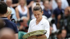 Rumunka Simona Halepová se raduje z vítzství Wimbledonu.