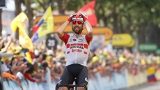 Belgian Thomas De Gendt z týmu Lotto Soudal se raduje v cíli osmé etapy Tour...