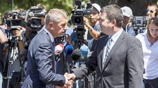 Premiér Andrej Babi a pedseda SSD Jan Hamáek dorazili do Lán na setkání s...