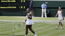 Serena Williamsová po vítzství nad Barborou Strýcovou v semifinále Wimbledonu.