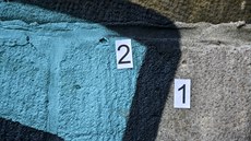 Graffiti na pilí�i Karlova mostu (16. �ervence 2019)