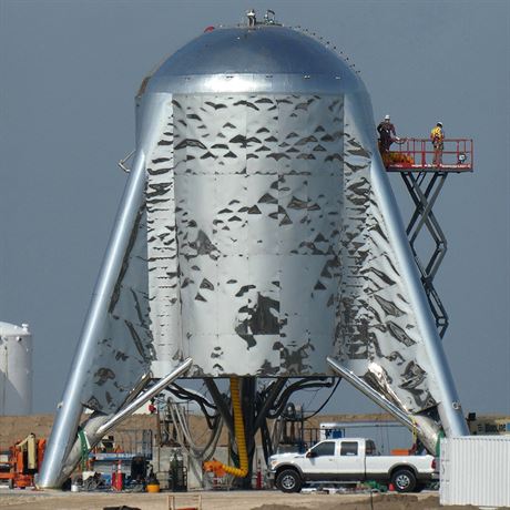 Starhopper v texaském zkuebním stedisku v beznu 2019