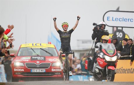 VHRA SLO 2. Po triumfu ve dvanct etap ovldl Simon Yates i tu patnctou.