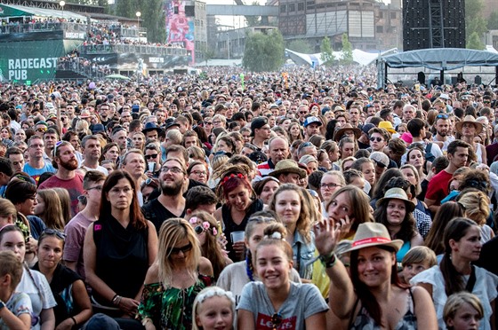 Festival Colours of Ostrava, který pravidelně navštěvovaly desítky tisíc lidí, se letos kvůli koronavirové pandemii nekoná.