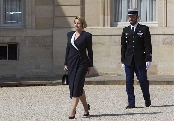 Slovenská prezidentka Zuzana aputová ve Francii míí na setkání s prezidentem...