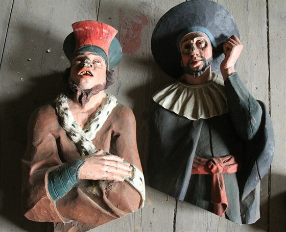 Nov nalezené sochy vysmívajícího se veleknze a obchodníka ze Svatých schod v...