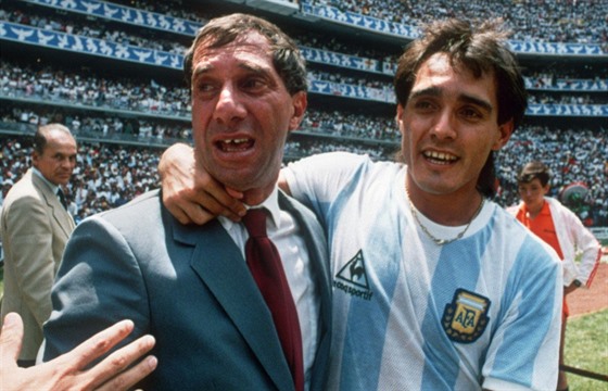 Trenér Carlos Bilardo po finále mistrovství světa 1986, v němž Argentina...