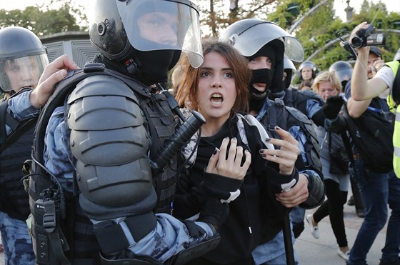 V Moskv policisté zatkli nkolik stovek úastník nepovolené demonstrace u...