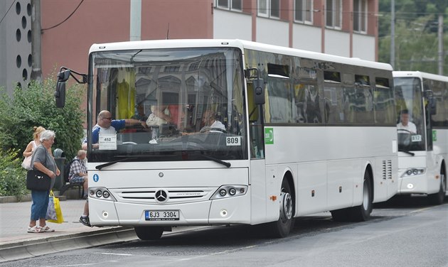 Dopravní spolenost Ústeckého kraje v souasnosti jezdí s vypjenými autobusy,...