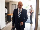 Bývalý ředitel soukromé televize Markíza Pavol Rusko  přichází k soudu v kauze...