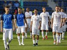 Zklamaní fotbalisté Slovácka vstebávají prohru s eskými Budjovicemi.