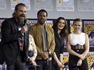 Protagonisté chystaného filmu Black Widow na festivalu Comic-Con (zleva) David...