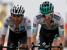 Emanuel Buchmann (vpravo) s Eganem Bernalem v cíli 15. etapy Tour.