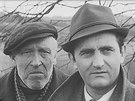 Josef Somr (vpravo) si zahrl ve Smuten slavnosti roli komunistickho...