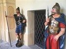 Restaurovan� sochy od Bo��ho hrobu v ambitu Lorety Rumburk. Sochy byly vy�ez�ny...