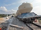 N�sledky nehody n�kladn�ho vlaku, kter� v ned�li odpoledne vykolejil u...