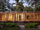 Architekti Jacob a Melissa Brillhartovi si v rezidenní tvrti v Miami ve...