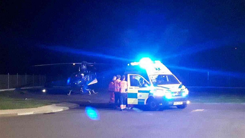 Náraz auta do stromu: Na Plzeňsku zemřel řidič, na Tachovsku dva zranění