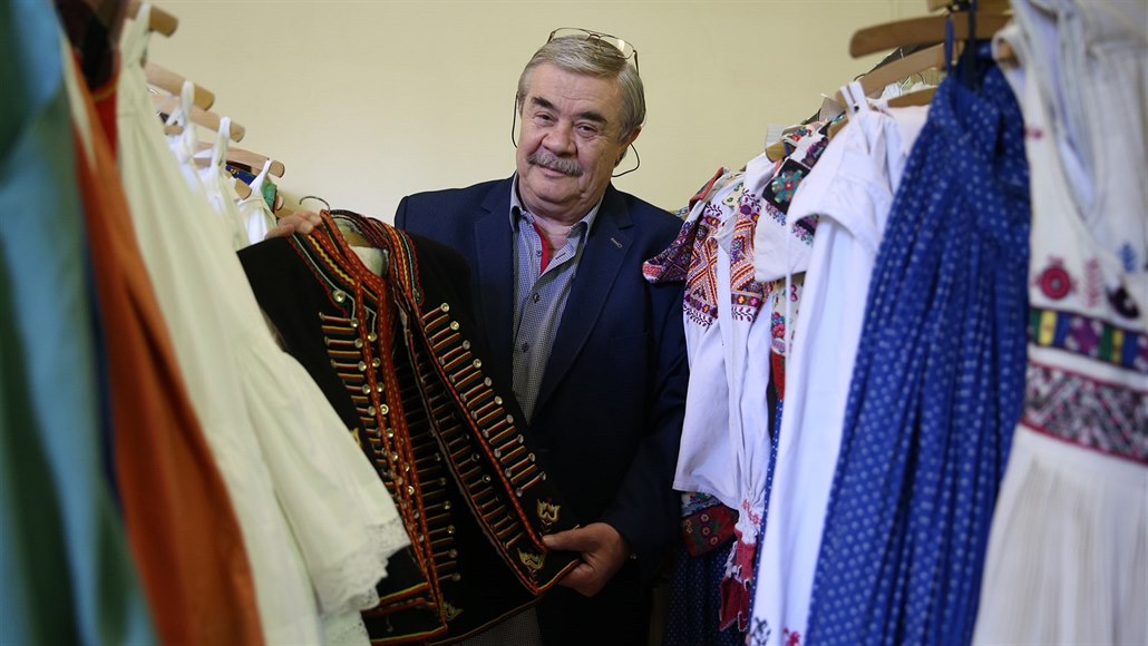 �estmír Komárek vedl um�lecký úsek vojenského souboru Ondrá� více ne� �ty�icet...