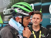 esk cyklista Roman Kreuziger po 15. etap Tour de France, vedle nj je f...