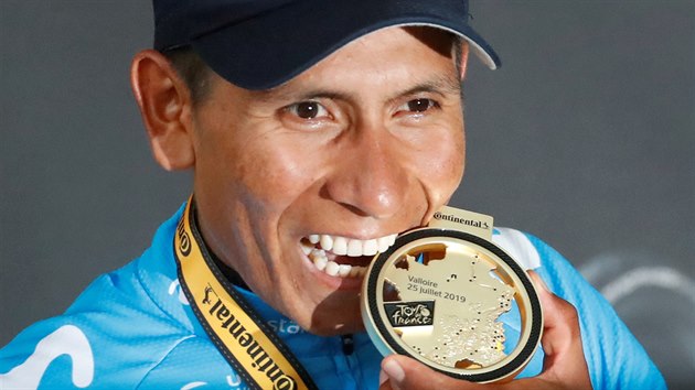 Nairo Quintana se raduje z triumfu v osmnct etap Tour.