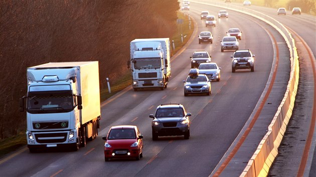 Jednodenní dálniční známka má opravdu platit 24 hodin. Senát podpořil nápad ANO