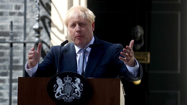 Nov britsk premir Boris Johnson promluvil ped svm oficilnm sdlem (24. ervence 2019)