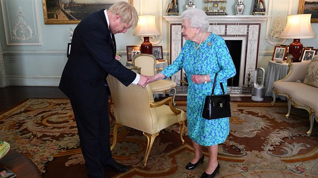 Nov britsk premir Boris Johnson dorazil do Buckinghamskho palce na audienci s krlovnou Albtou II. (24. ervence 2019)