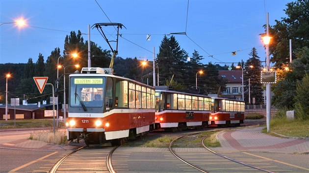 Spojenm t tramvajovch voz vytvoili v Brn nejdel soupravu v esku. M 46 metr.