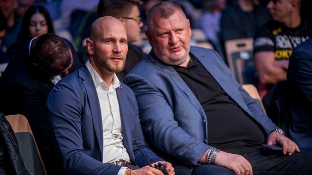 Pavol Neruda, majitel organizace Oktagaon MMA, sed vedle lobbisty a vlivnho mue Ivo Rittiga.