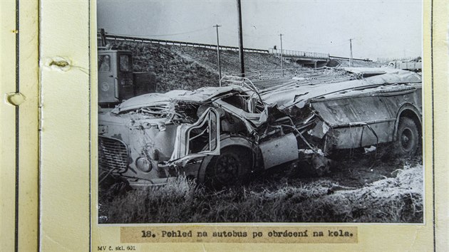 Fotografie ve spisu z vyetovn tragick eleznin nehody. ( 25. 07. 2019)