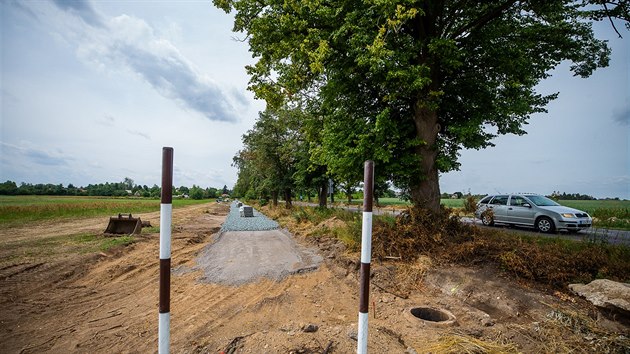 Cyklostezka do hradeck mstn sti Piletice u roste, rozbh se jej pokraovn do Ruseka (22. 7. 2019).